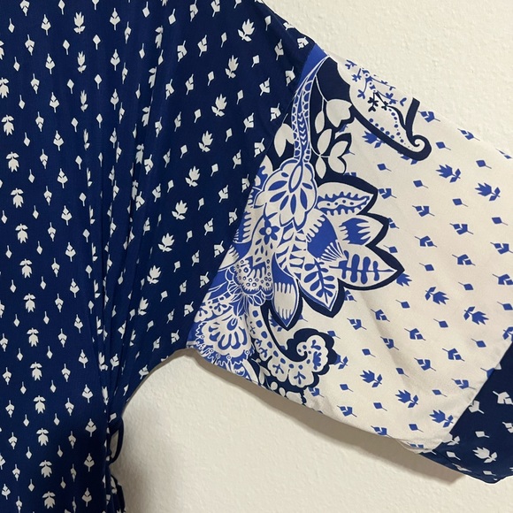 Women’s Robe - Picture 4 of 4